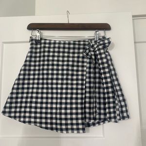 Black and white skort!